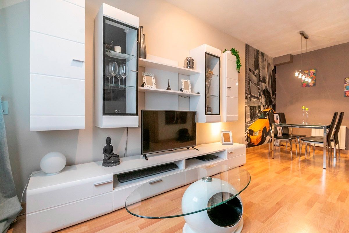Living room of Flat for sale in Sabadell  with Air Conditioner, Heating and Parquet flooring
