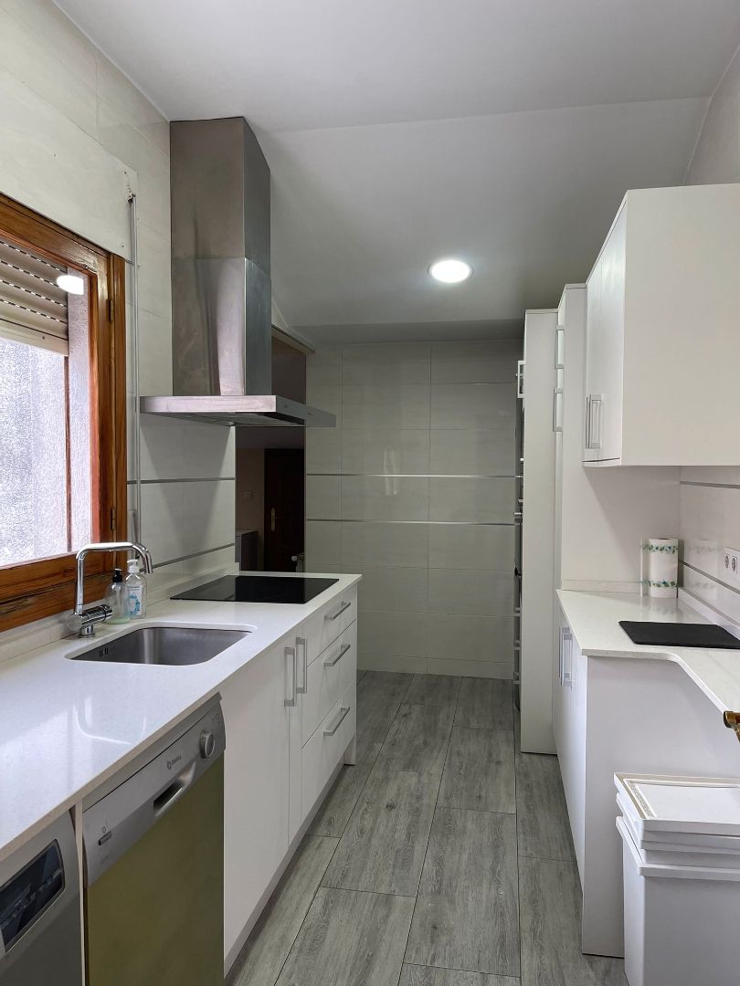 Cocina de Piso de alquiler en Plasencia con Aire acondicionado, Calefacción y Terraza