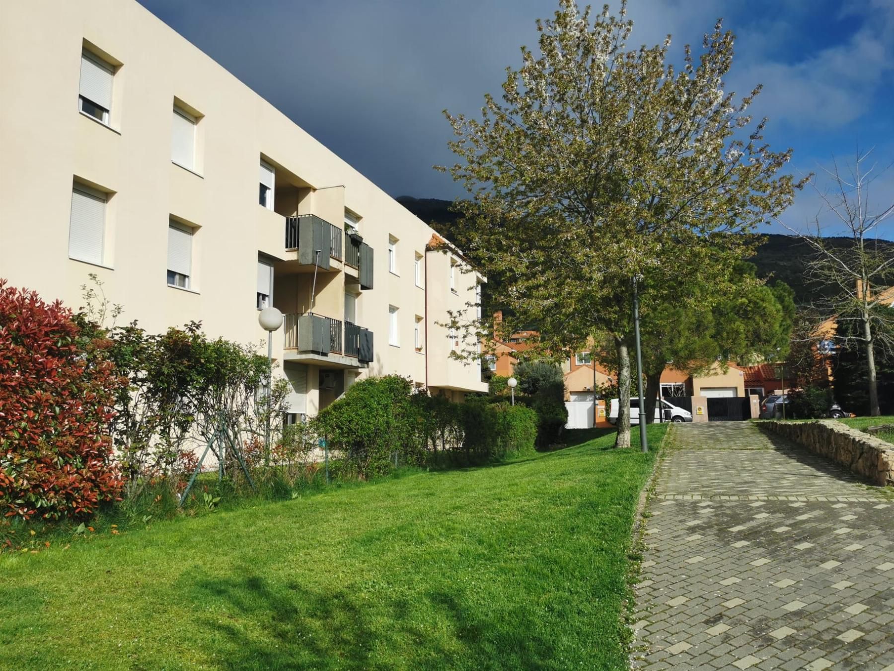 Exterior view of Flat for sale in San Lorenzo de El Escorial  with Heating, Parquet flooring and Terrace