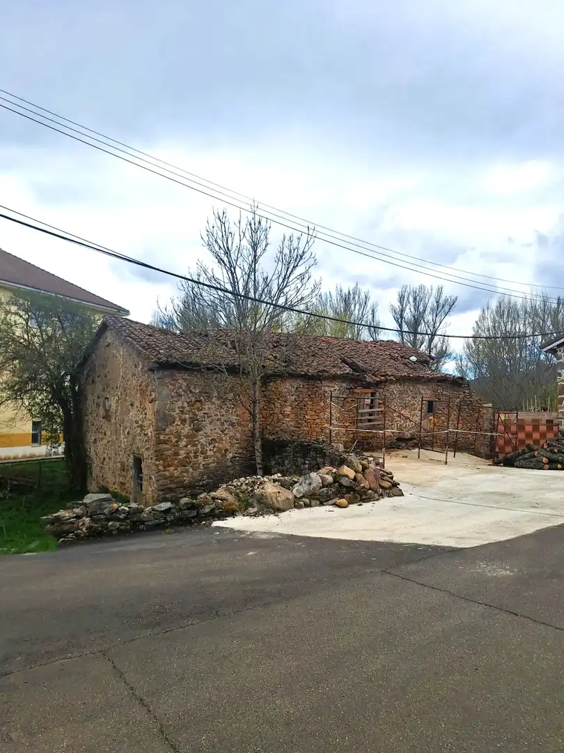 Vista exterior de Casa o xalet en venda en Triollo