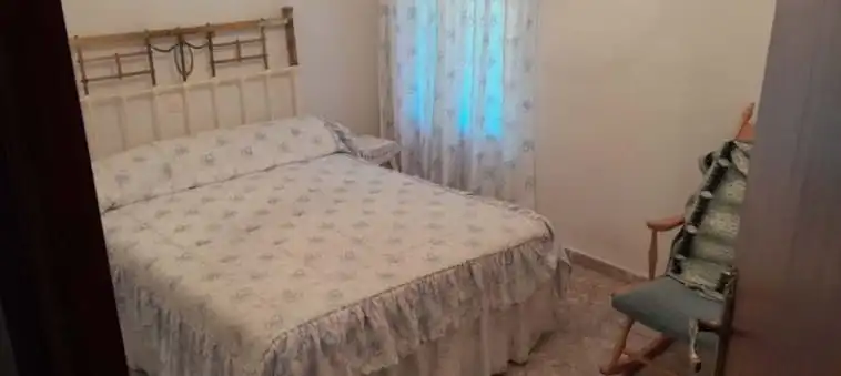 Schlafzimmer von Einfamilien-Reihenhaus zum Verkauf in Muñogrande mit Möbliert und Balkon