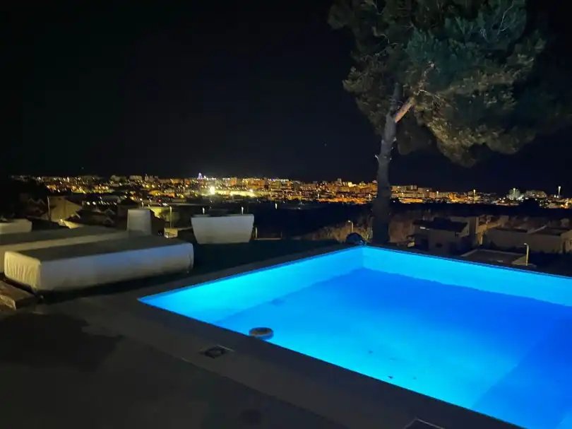 Xalet amb piscina de lloguer a albubilla 21