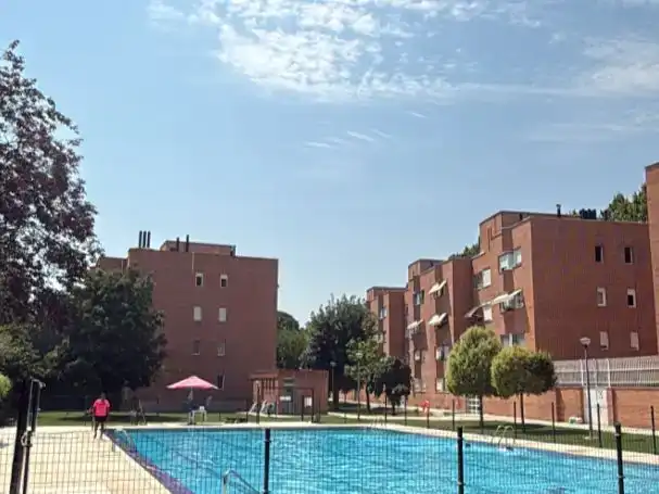 Piscina de Piso en venta en Alcalá de Henares con Aire acondicionado, Trastero y Piscina