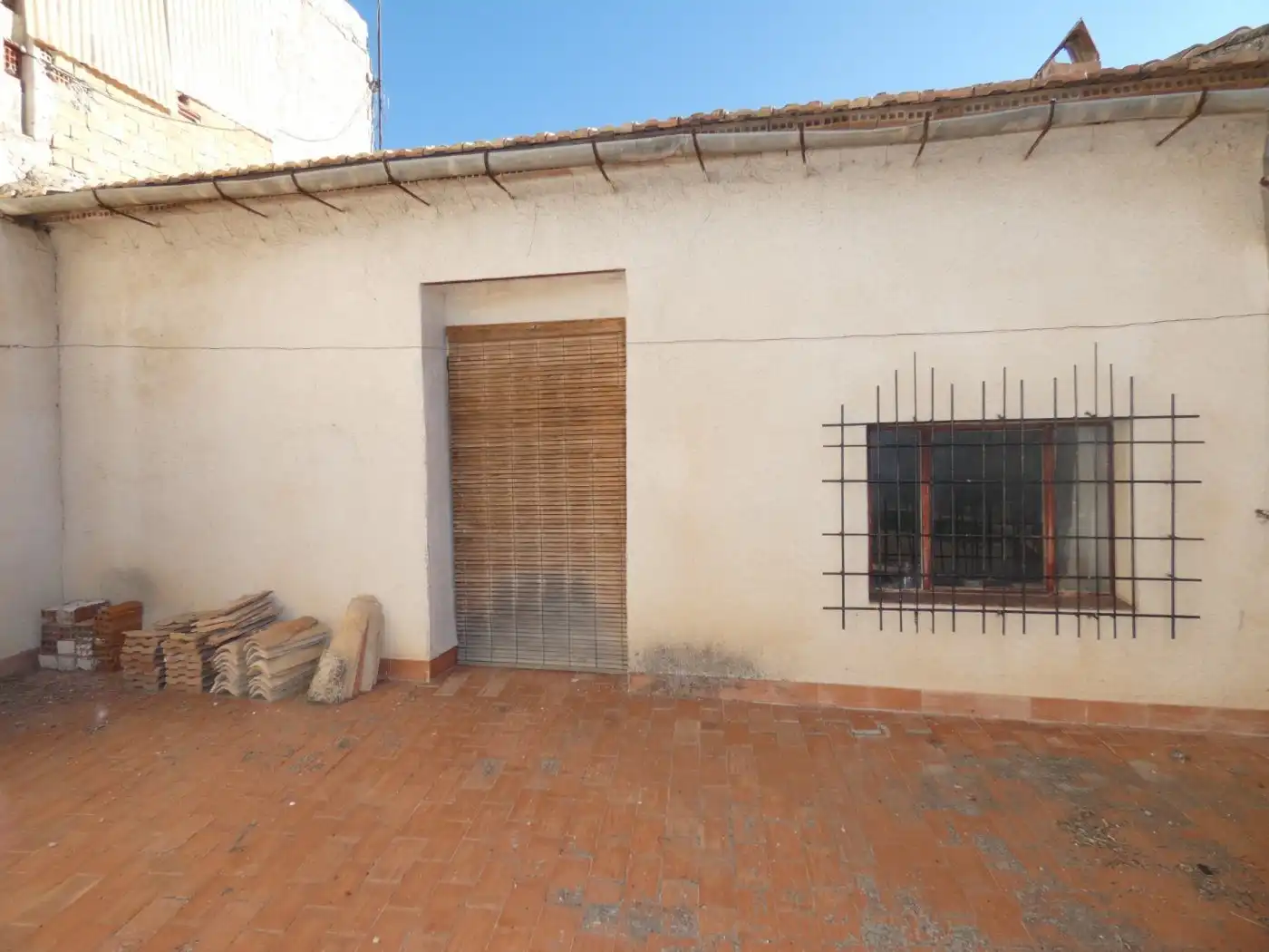 Außenansicht von Einfamilien-Reihenhaus zum Verkauf in Molina de Segura mit Terrasse