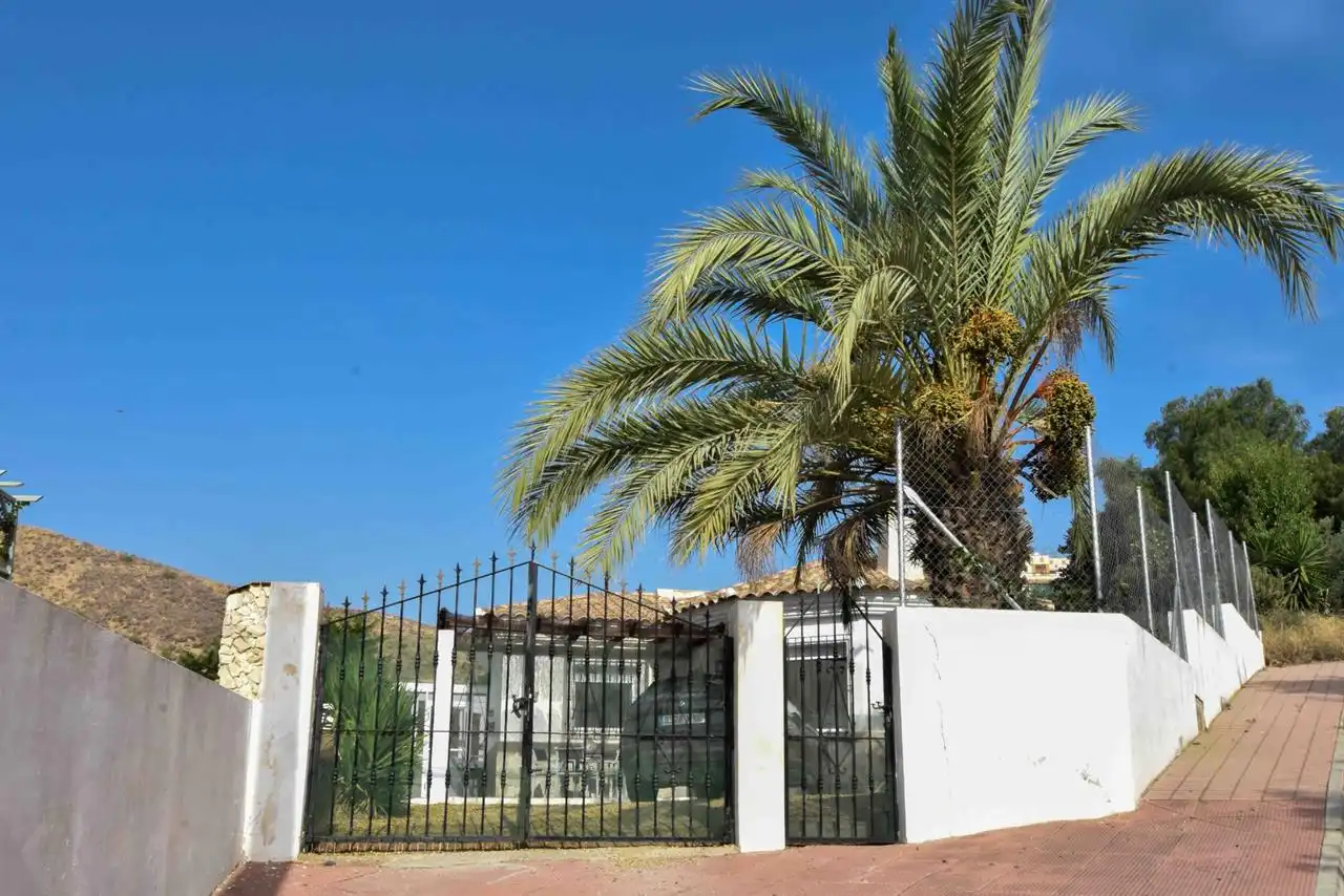 Vista exterior de Casa o chalet en venta en Huércal-Overa con Aire acondicionado, Piscina y Amueblado