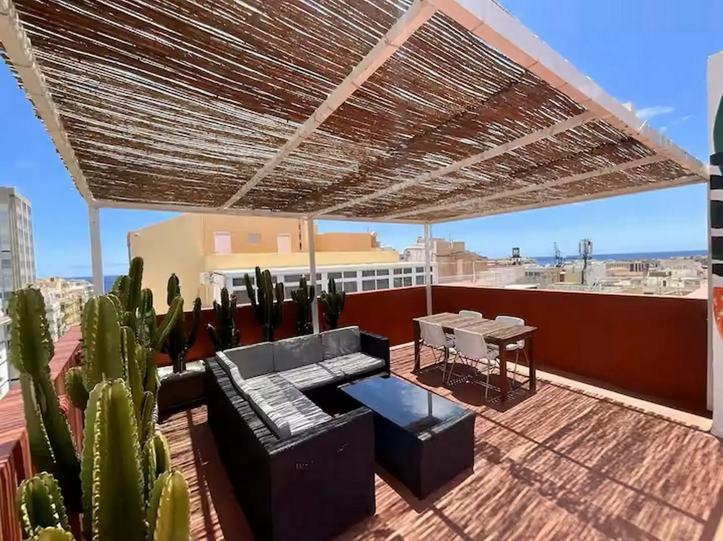 Terrace of Apartments for rent in  Santa Cruz de Tenerife Capital  with Air Conditioner, Heating and Private garden