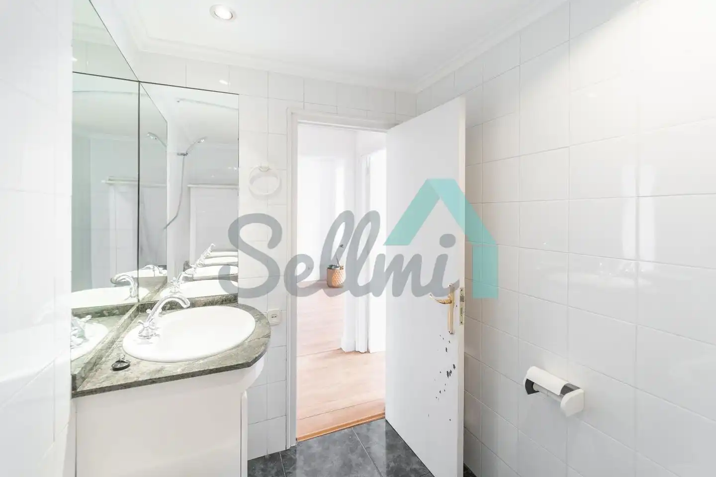 Baño de Ático de alquiler en Oviedo  con Calefacción y Terraza