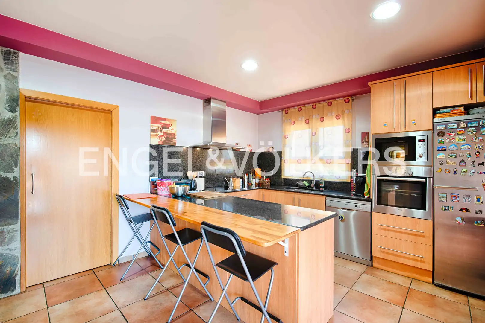 Cocina de Casa o chalet en venta en Navata con Aire acondicionado, Calefacción y Jardín privado
