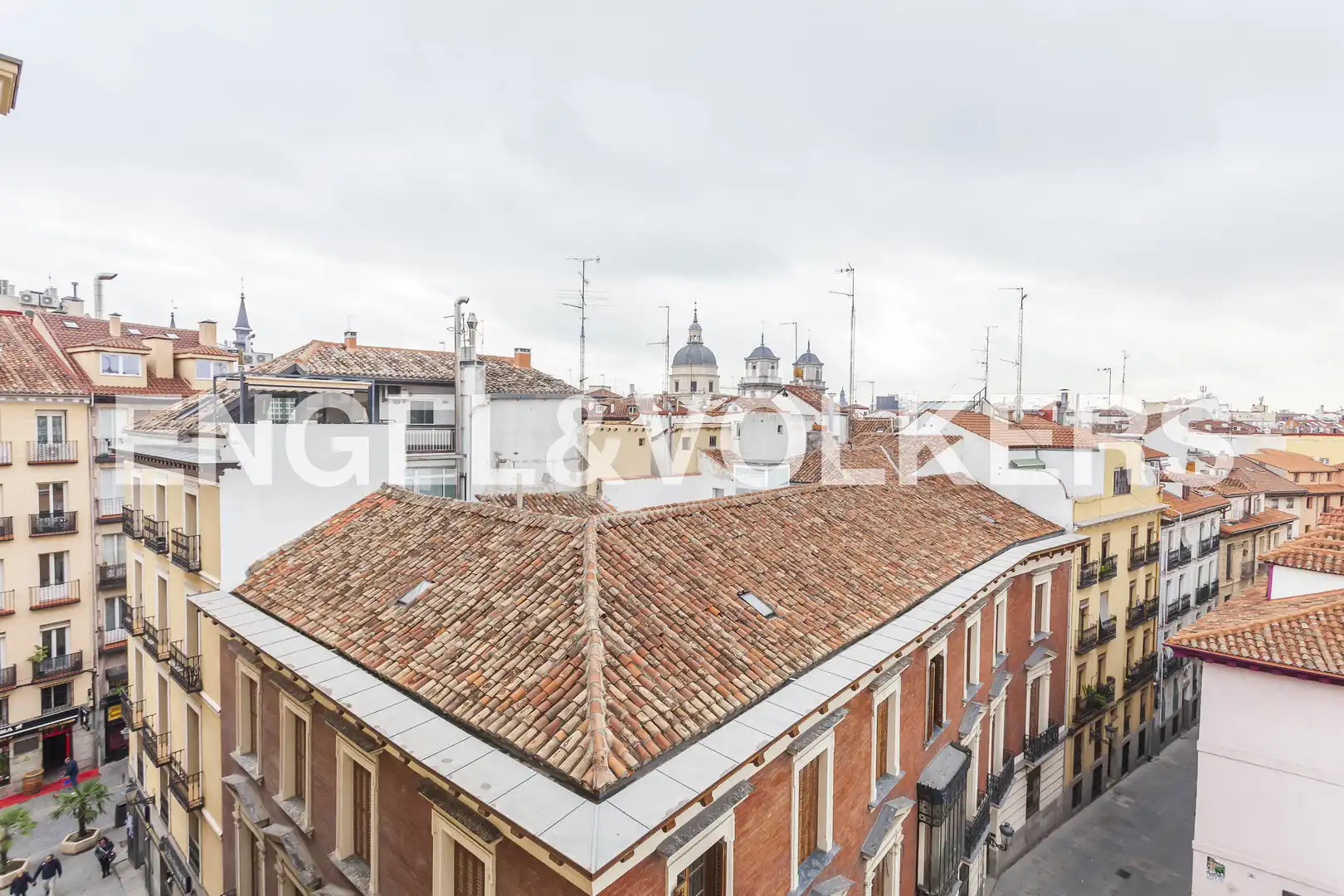 Außenansicht von Dachboden zur Miete in Madrid mit Klimaanlage, Heizung und Balkon