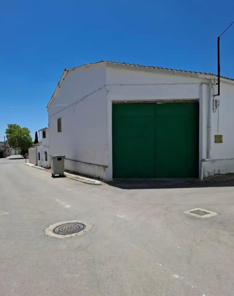 Vista exterior de Nau industrial en venda en Tribaldos