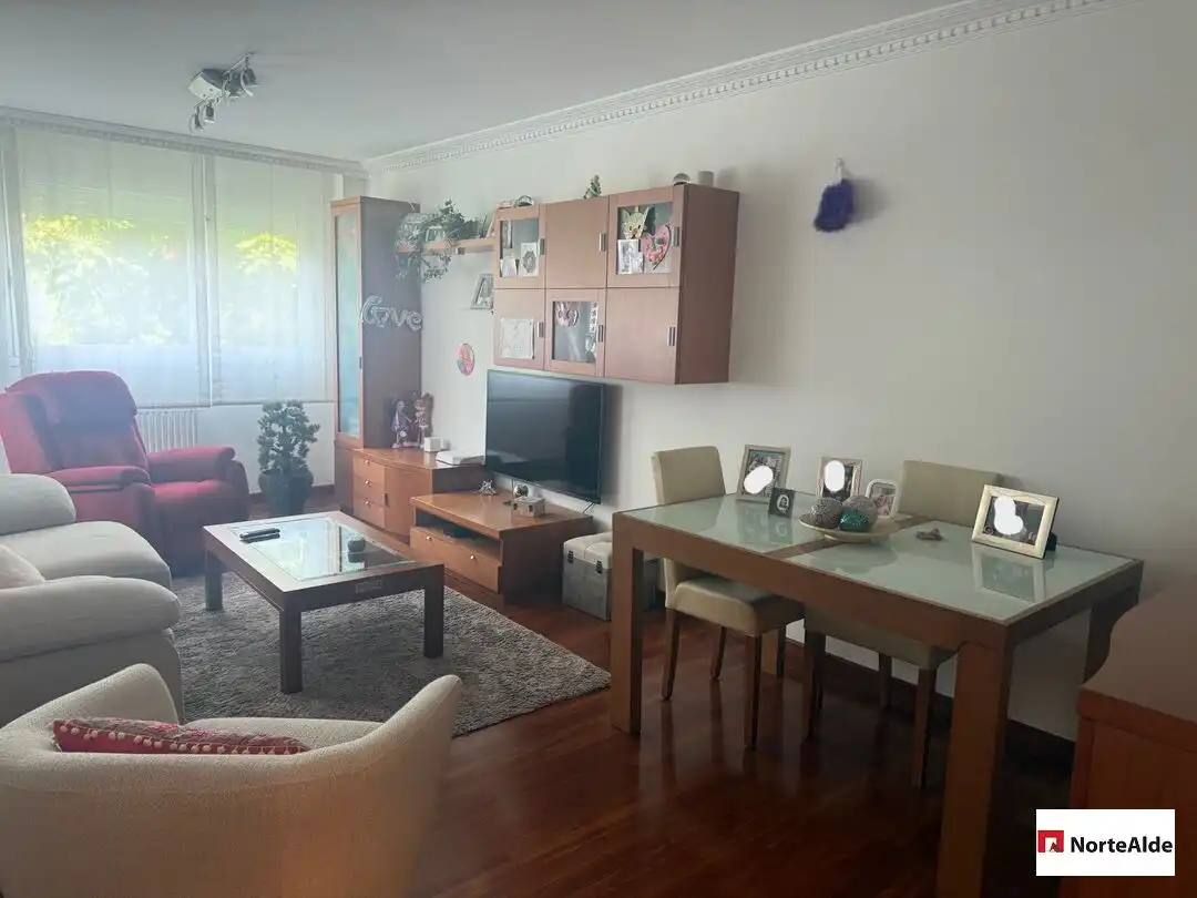 Wohnzimmer von Wohnung zum Verkauf in Barakaldo  mit Heizung, Privatgarten und Abstellraum