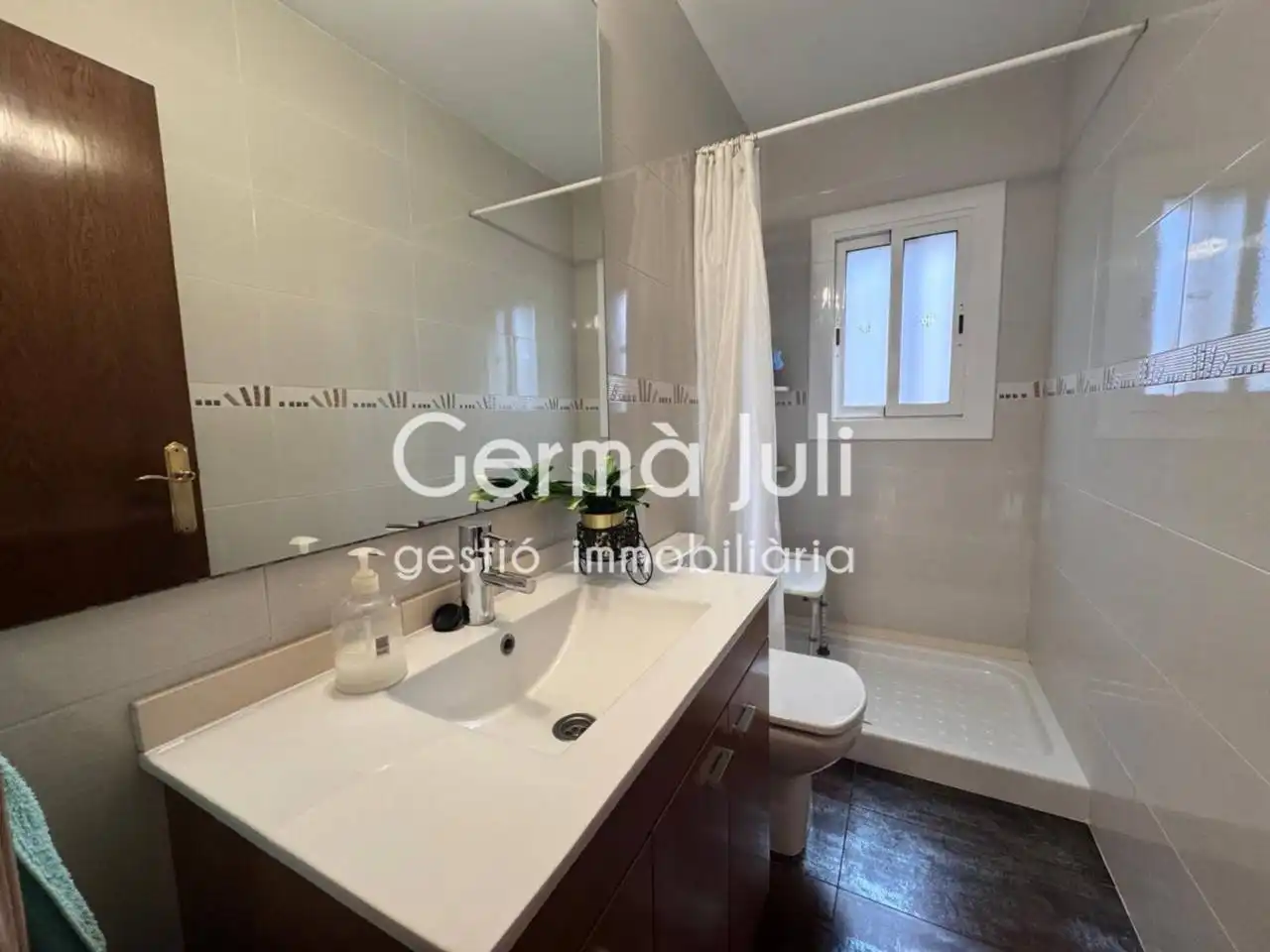 Bathroom of Houses for sale in Badalona  with Heating, Private garden and Terrace