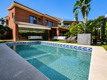 Casa con balcone in vendita a Tiana