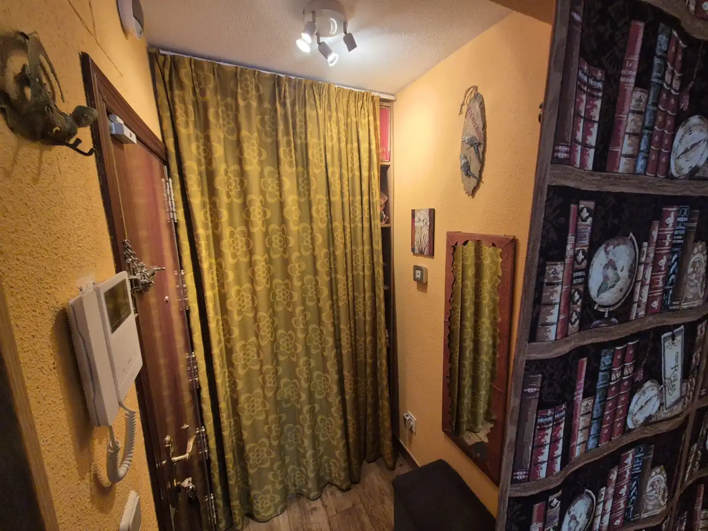Bedroom of Flat for sale in Madrid