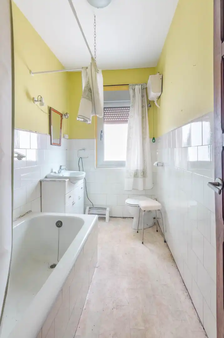 Badezimmer von Gebäude zum Verkauf in Oviedo 