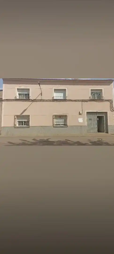 Vista exterior de Casa adosada en venda en Granátula de Calatrava