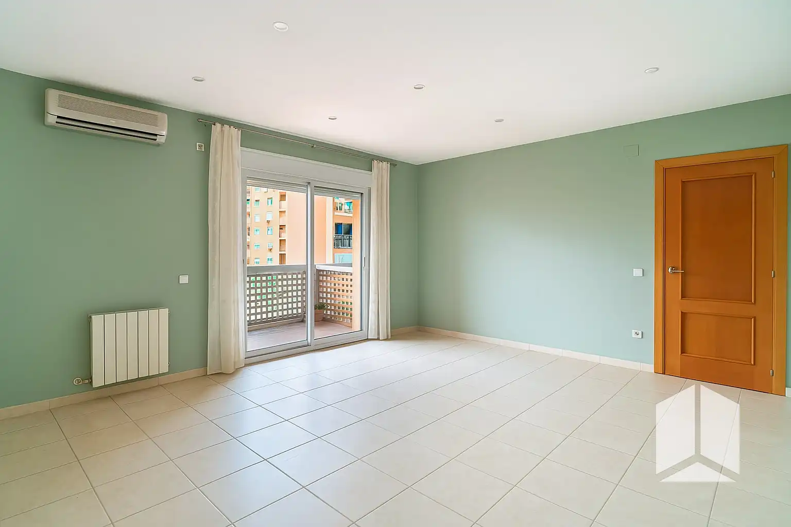 Living room of Flat for sale in Castelldefels  with Swimming Pool and Balcony