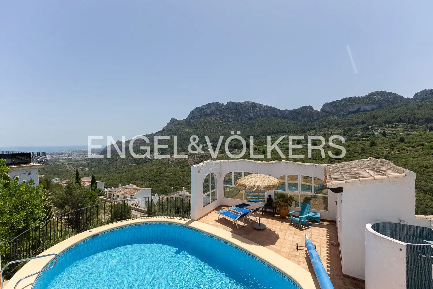 Vista exterior de Casa o chalet en venta en Dénia con Calefacción, Jardín privado y Piscina