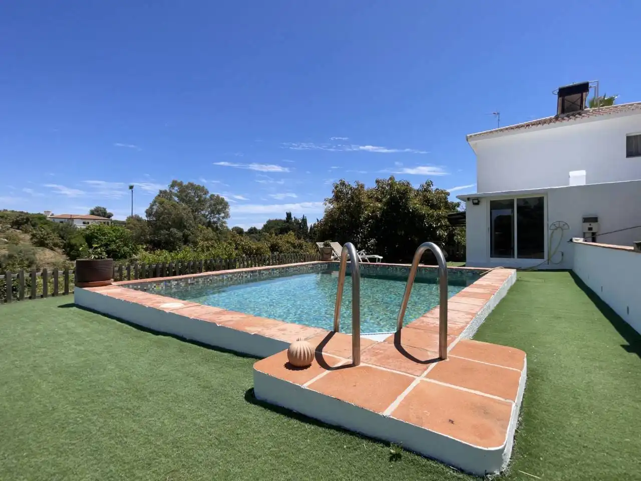 Swimming pool of Country homes for sale in Estepona  with Air Conditioner, Heating and Private garden