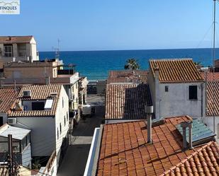 Vista exterior de Apartament en venda en Vilassar de Mar amb Aire condicionat i Balcó