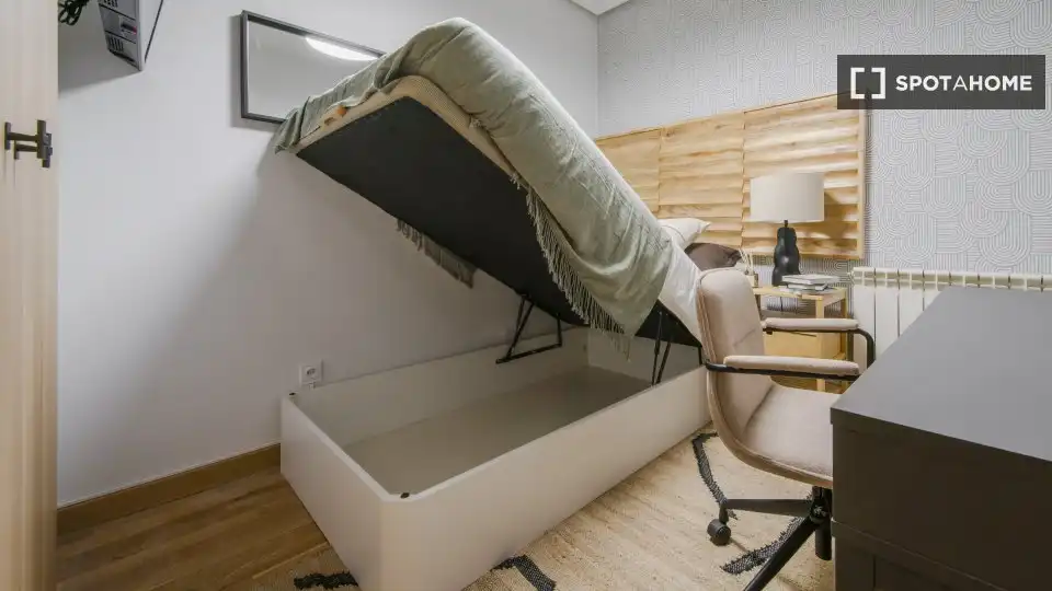 Habitación de Piso para compartir en Madrid con Aire acondicionado, Calefacción y Amueblado
