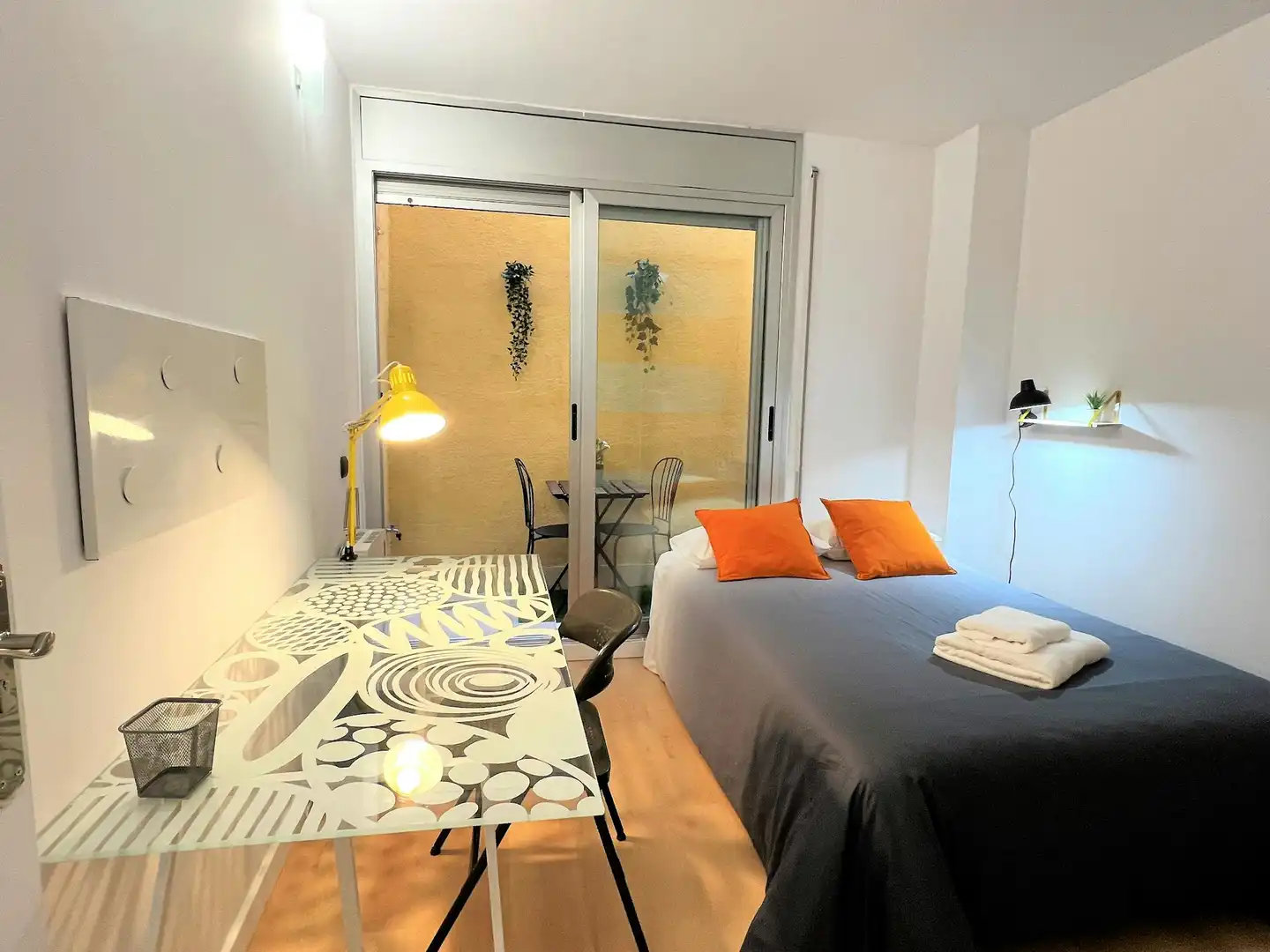Bedroom of Flat for share in  Barcelona Capital  with Heating, Furnished and Washing machine