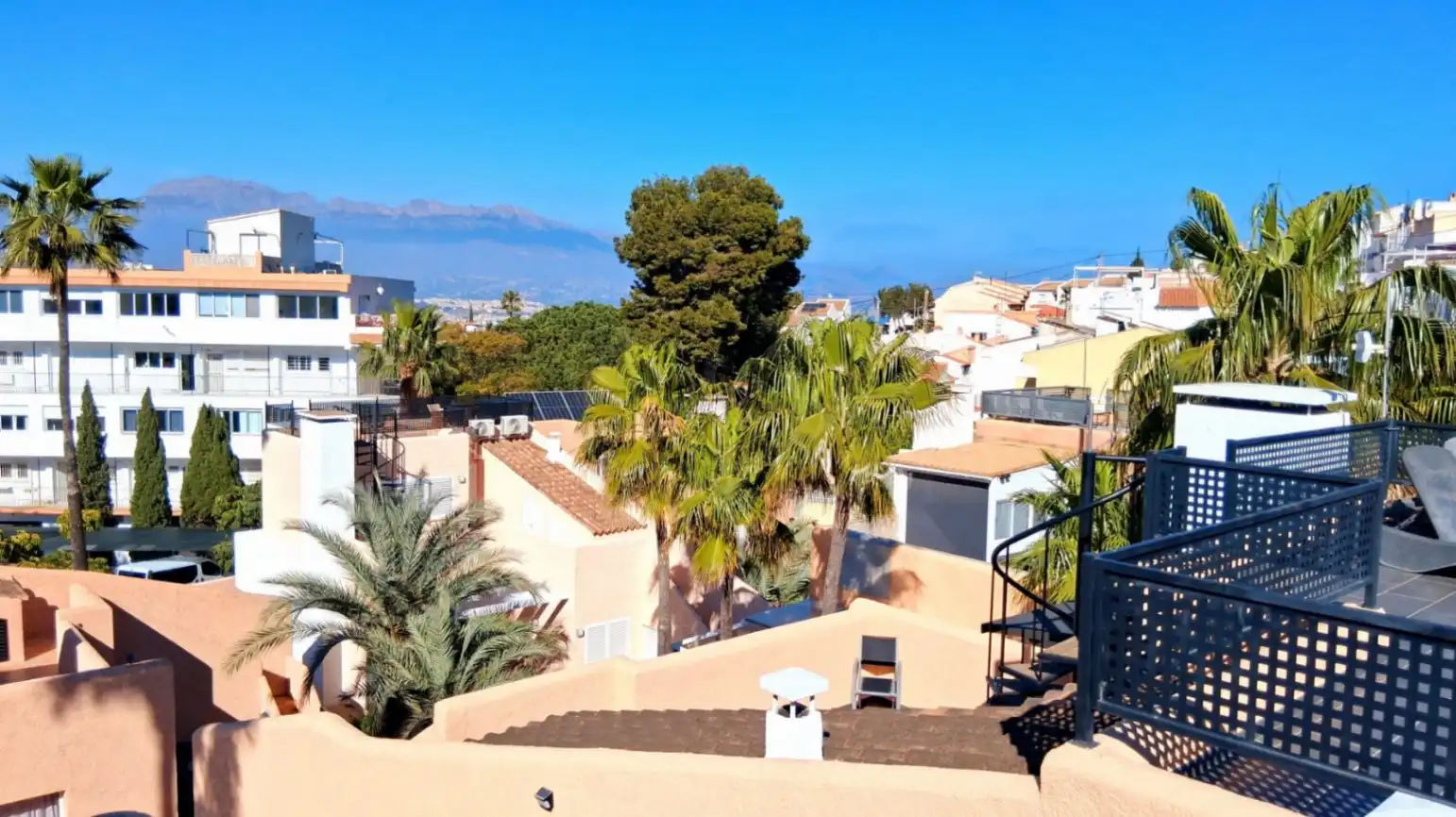 Exterior view of Country homes for sale in L'Alfàs del Pi  with Air Conditioner, Terrace and Storage room