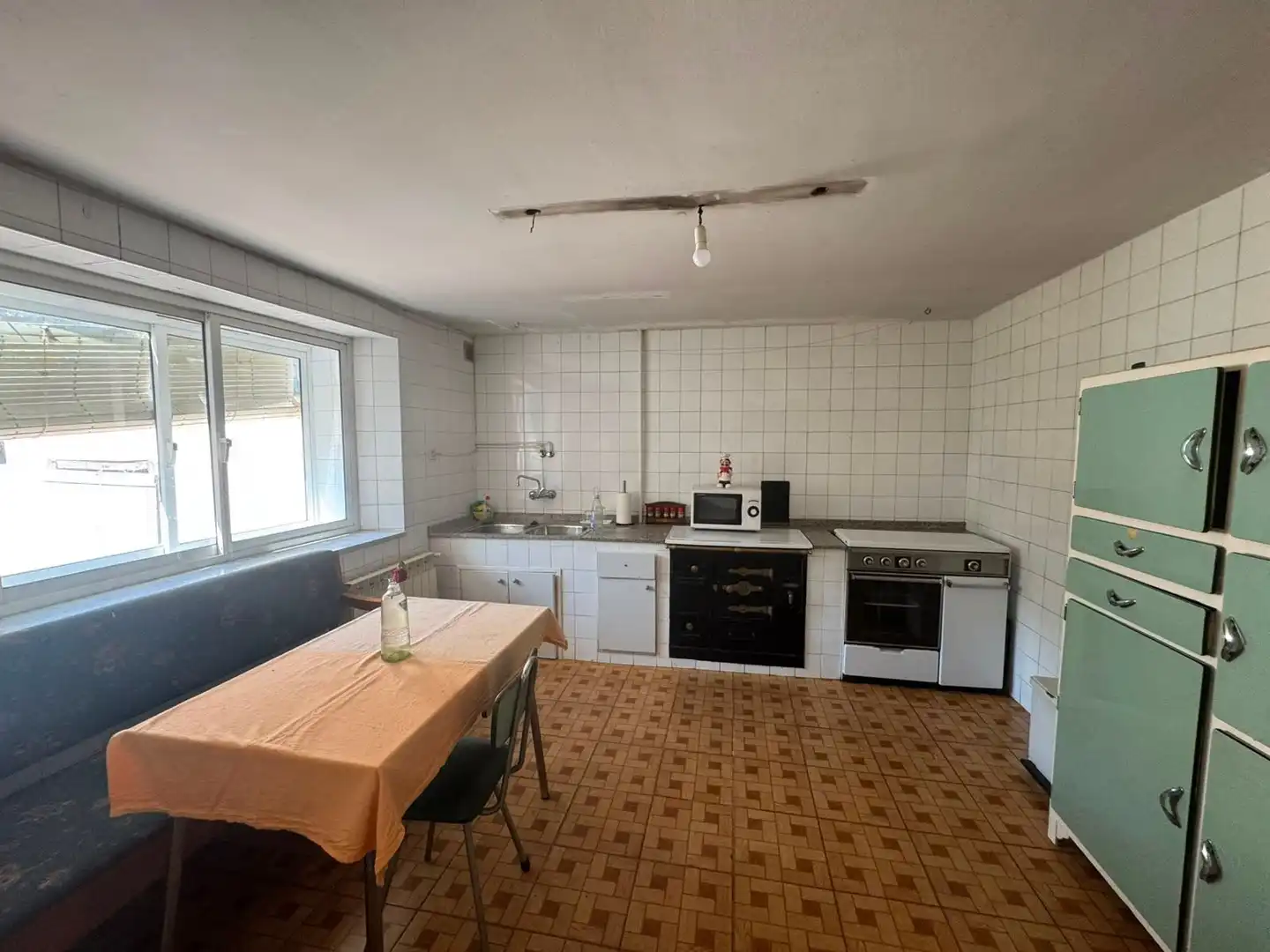 Cocina de Casa o chalet en venta en Mansilla de las Mulas con Calefacción, Jardín privado y Amueblado