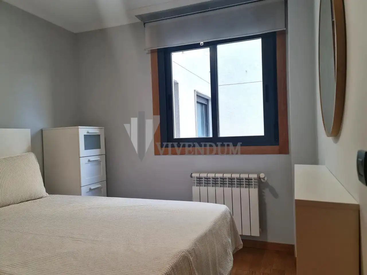Dormitori de Apartament de lloguer en Vigo  amb Calefacció i Moblat