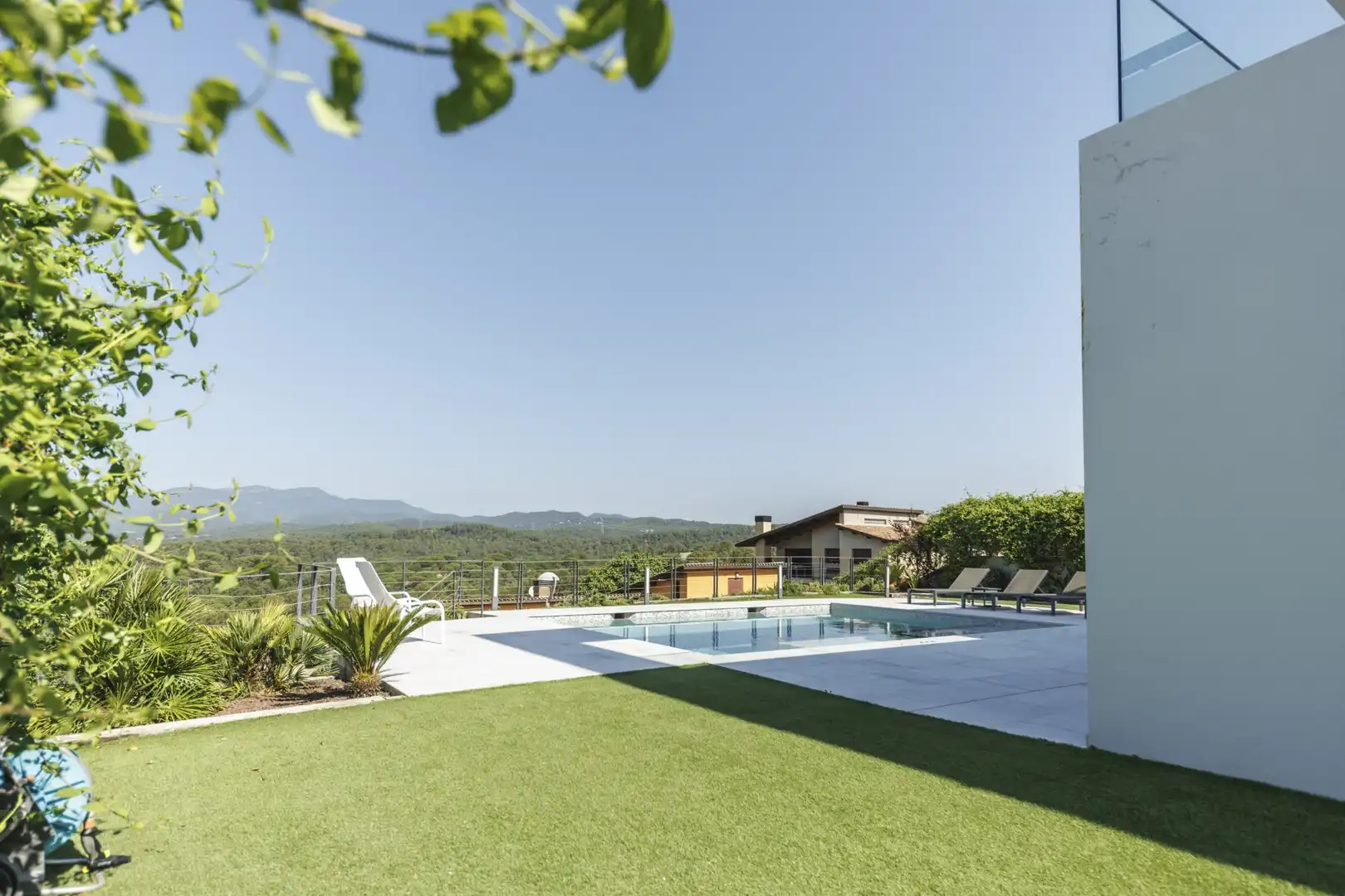 Swimming pool of Houses for sale in Sant Julià de Ramis  with Air Conditioner, Heating and Terrace