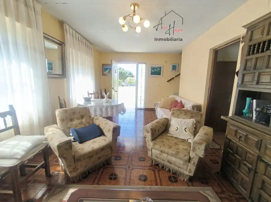 Sala de estar de Casa o chalet en venta en Calvarrasa de Abajo con Calefacción, Terraza y Trastero