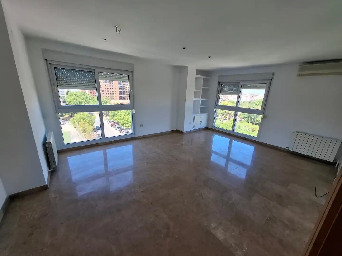 Sala de estar de Piso de alquiler en Valencia con Aire acondicionado, Calefacción y Trastero