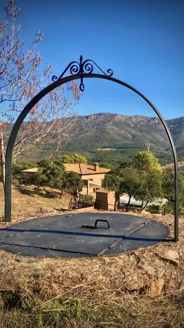 Vista exterior de Casa o chalet en venta en Los Navalucillos con Aire acondicionado, Calefacción y Jardín privado