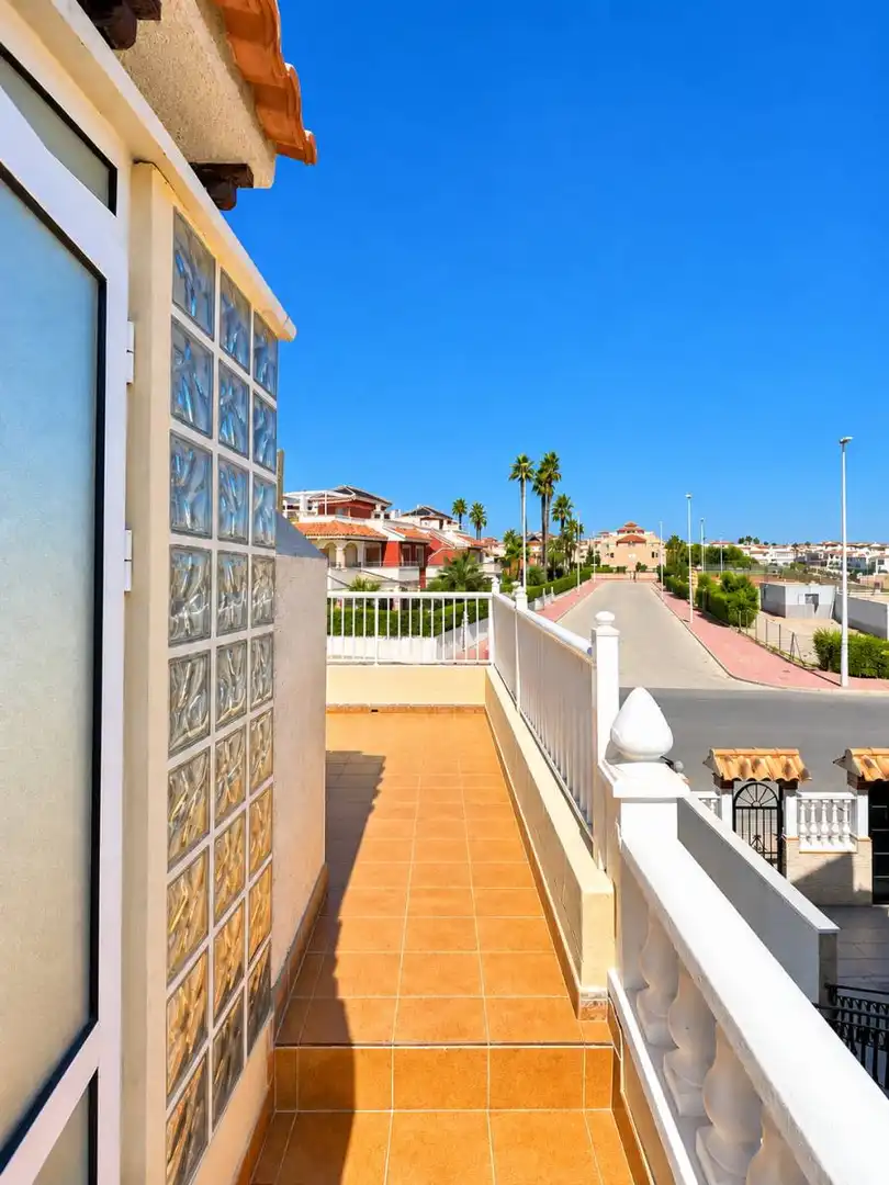 Bungalow with pool for sale in Av. de California, imagen 17