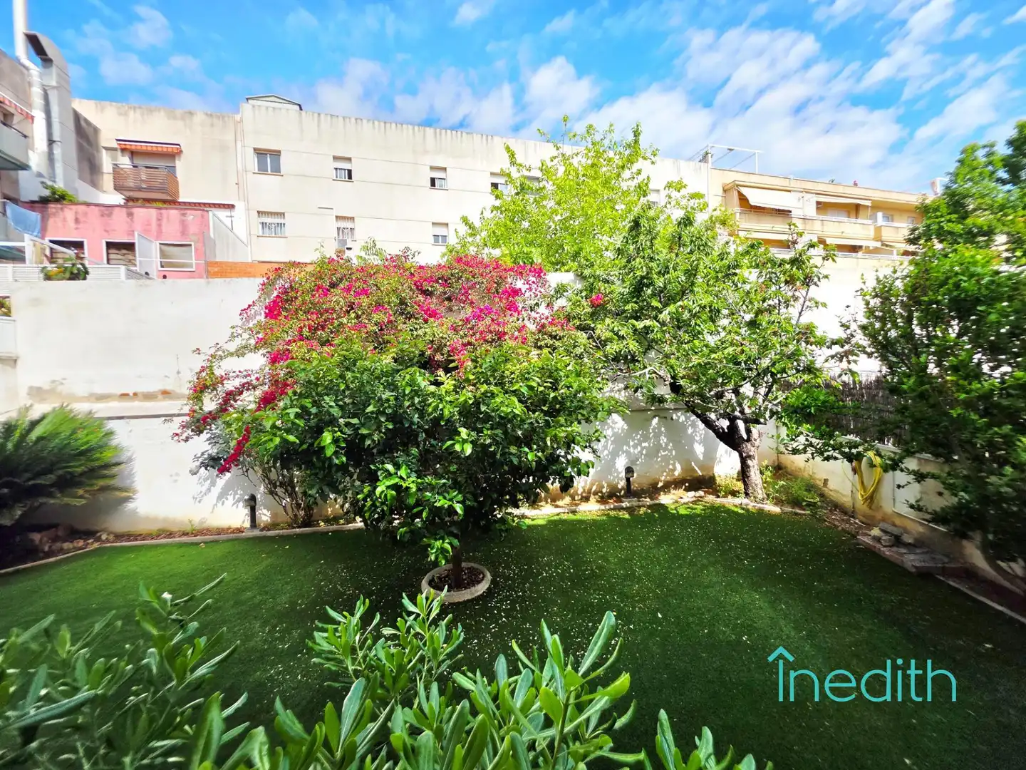 Außenansicht von Wohnung zum Verkauf in Cubelles mit Heizung, Privatgarten und Terrasse