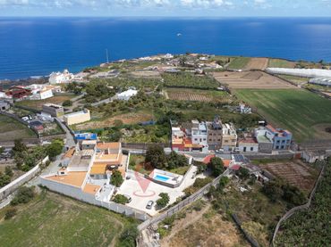 House with pool for sale in Ctra. Cabo Verde, 76