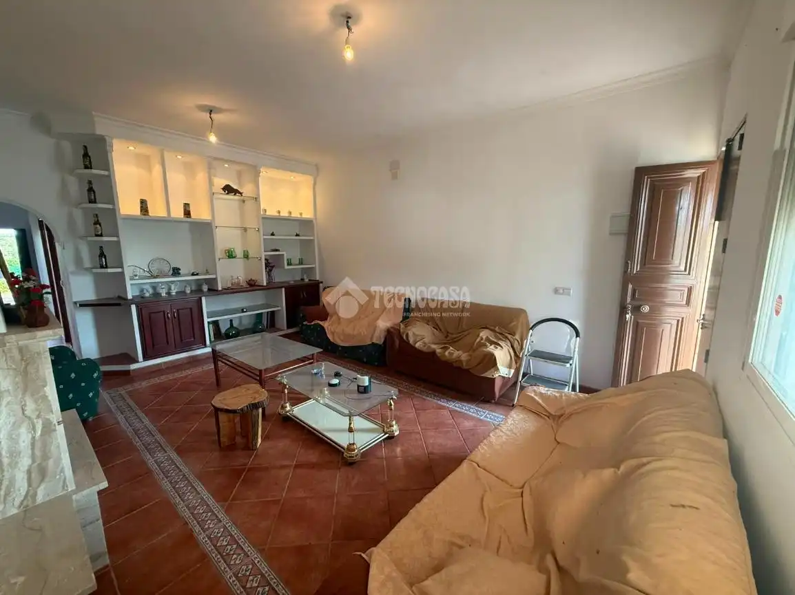 Sala d'estar de Finca rústica en venda en Arahal amb Calefacció i Terrassa