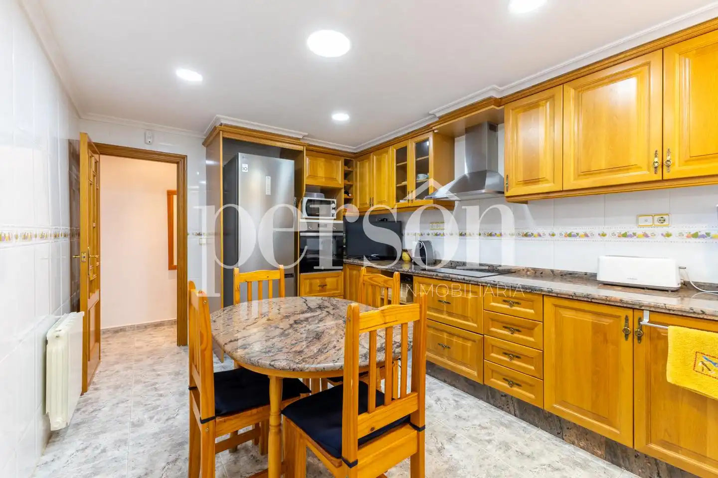 Cuina de Casa o xalet en venda en La Pobla de Vallbona amb Aire condicionat, Calefacció i Terrassa
