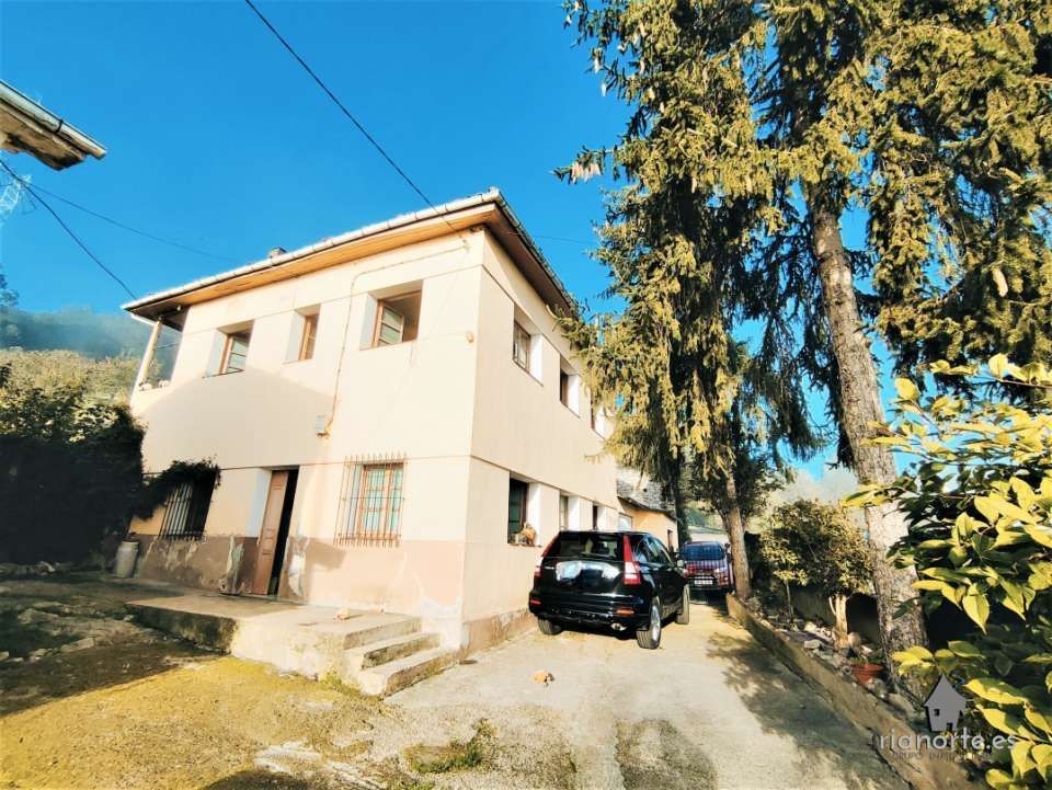 Vista exterior de Casa o xalet en venda en Las Regueras   amb Traster