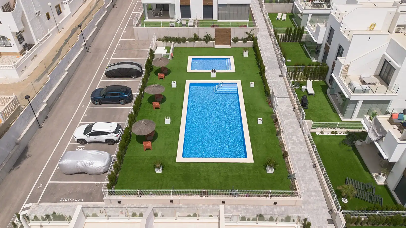 Schwimmbecken von Erdgeschoss zum Verkauf in Orihuela mit Klimaanlage, Terrasse und Möbliert