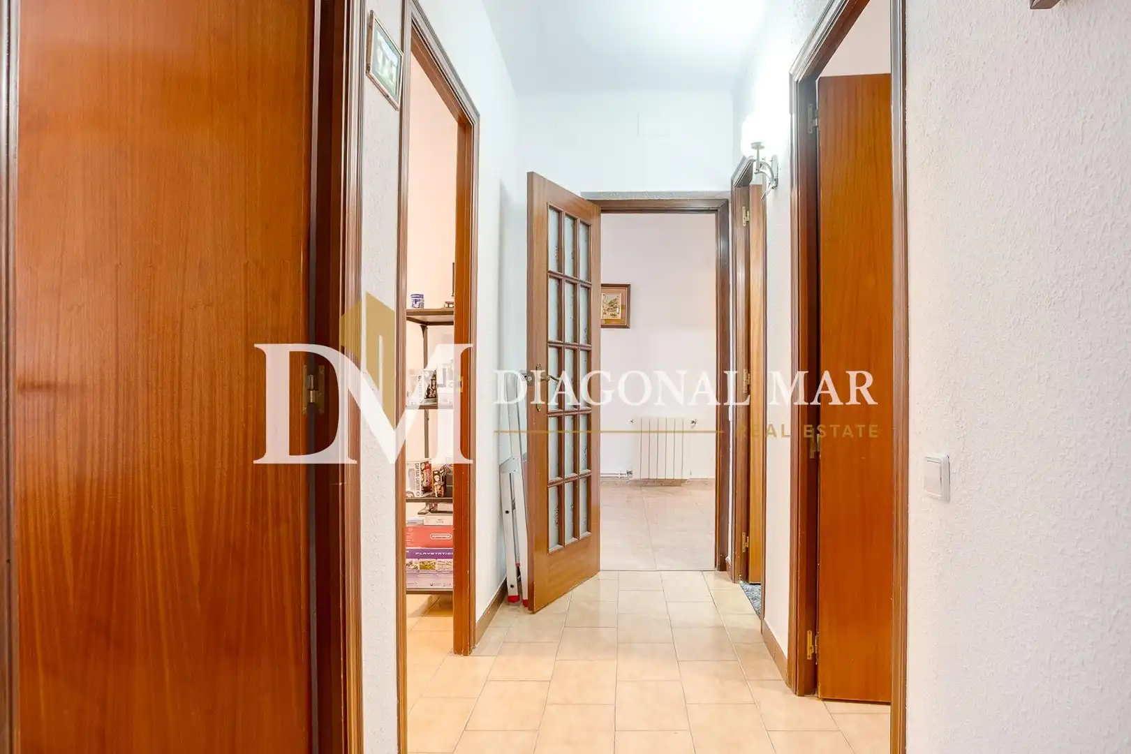 Einfamilien-Reihenhaus zum Verkauf in Barcelona mit Terrasse