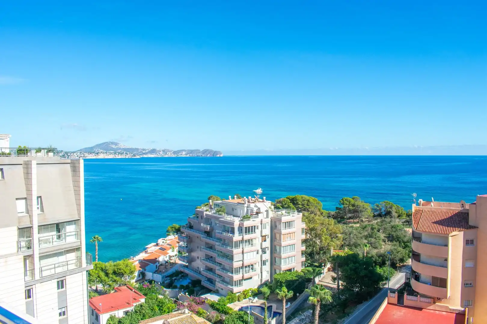 Vista exterior de Apartament en venda en Calpe / Calp amb Terrassa, Moblat i Piscina comunitària