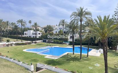 Jardí de Dúplex en venda en Marbella amb Aire condicionat, Terrassa i Piscina comunitària