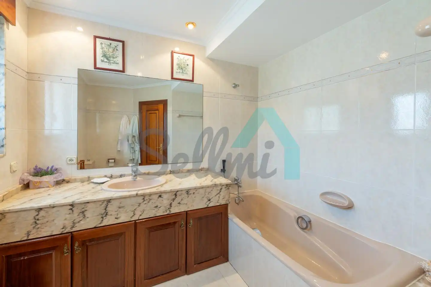 Bathroom of Detached homes for sale in Llanes  with Heating, Private garden and Parquet flooring