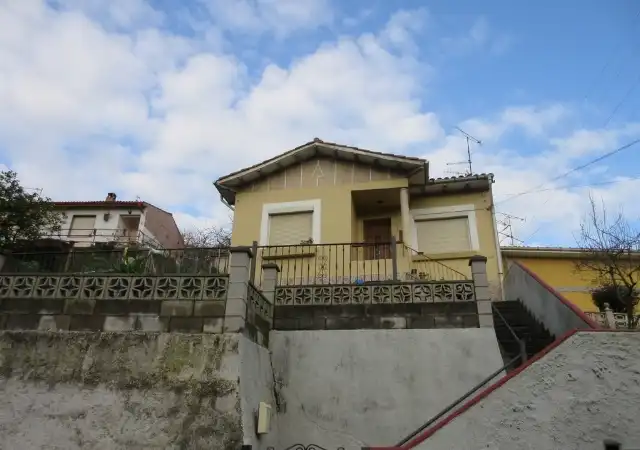 Vista exterior de Piso en venta en Avilés