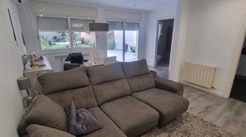 Foto 3 de Casa adosada en venda a Carrer de Castillejos, Bufalà, Badalona