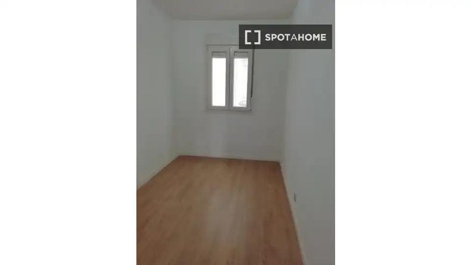 Bedroom of Flat for rent in Madrid  with Air Conditioner, Heating and Furnished