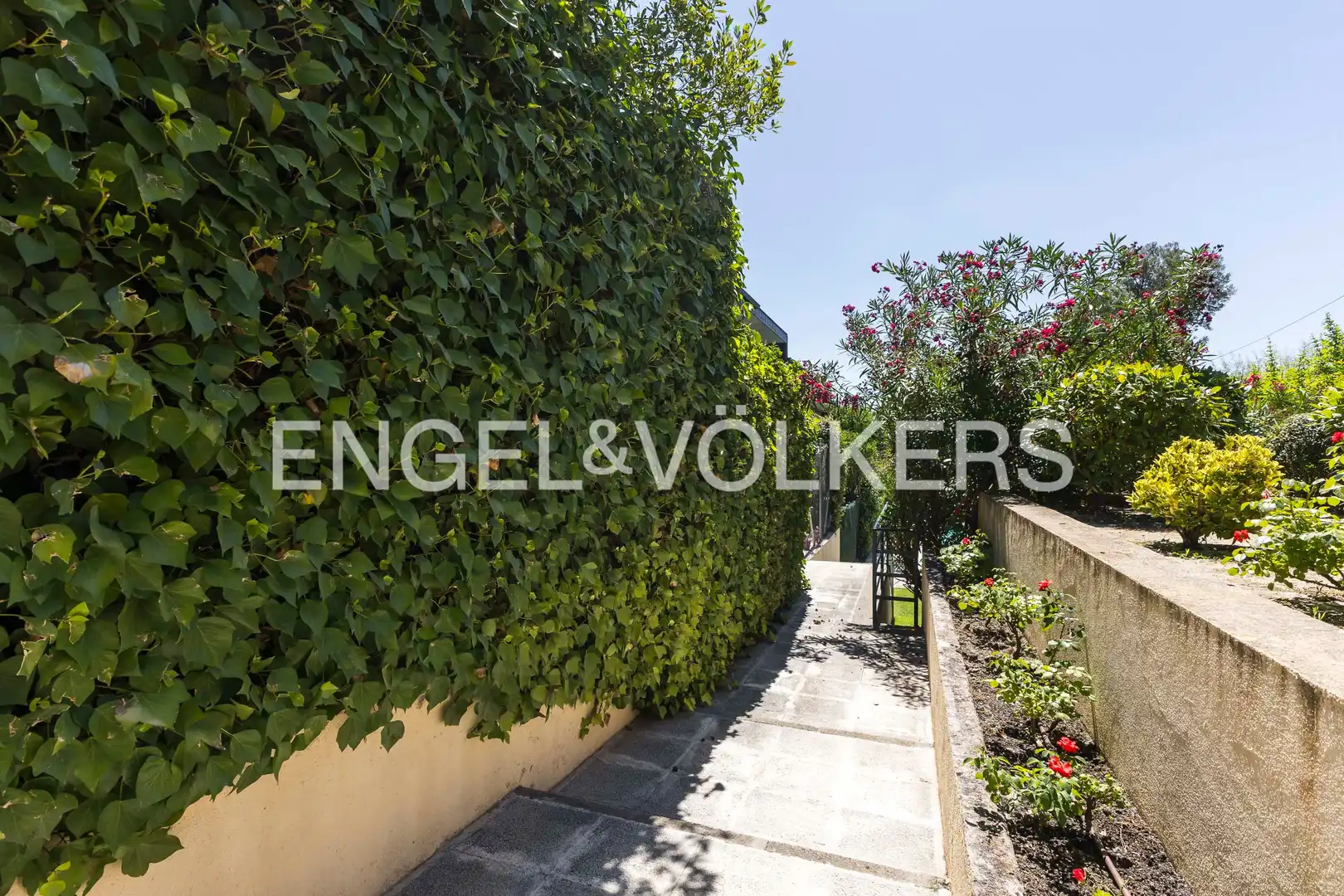 Terrace of Detached homes for rent in Torrelodones  with Heating