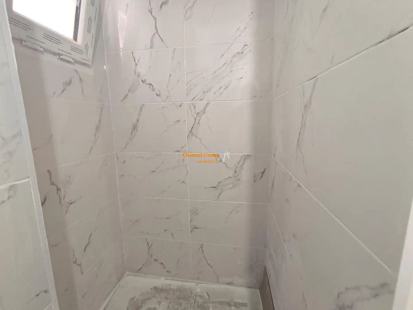 Baño de Piso en venta en Elche / Elx