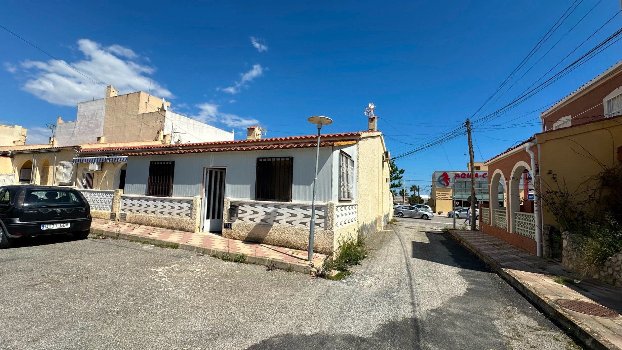 Exterior view of House or chalet for sale in San Fulgencio  with Terrace, Swimming Pool and Furnished